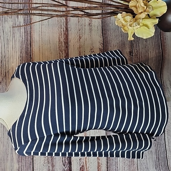 Nautica Tops - NEW NAUTICA BLUE AND WHITE STRIPED 3/4 CUFF SLEEVE PULLOVER TEE